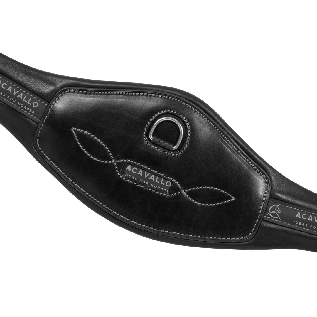 Anatomical jumping girth leather