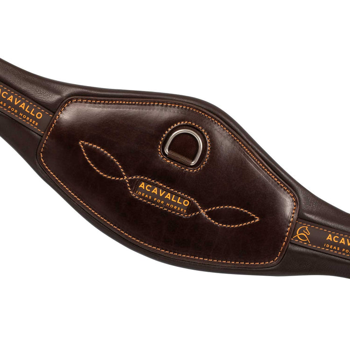Anatomical jumping girth leather