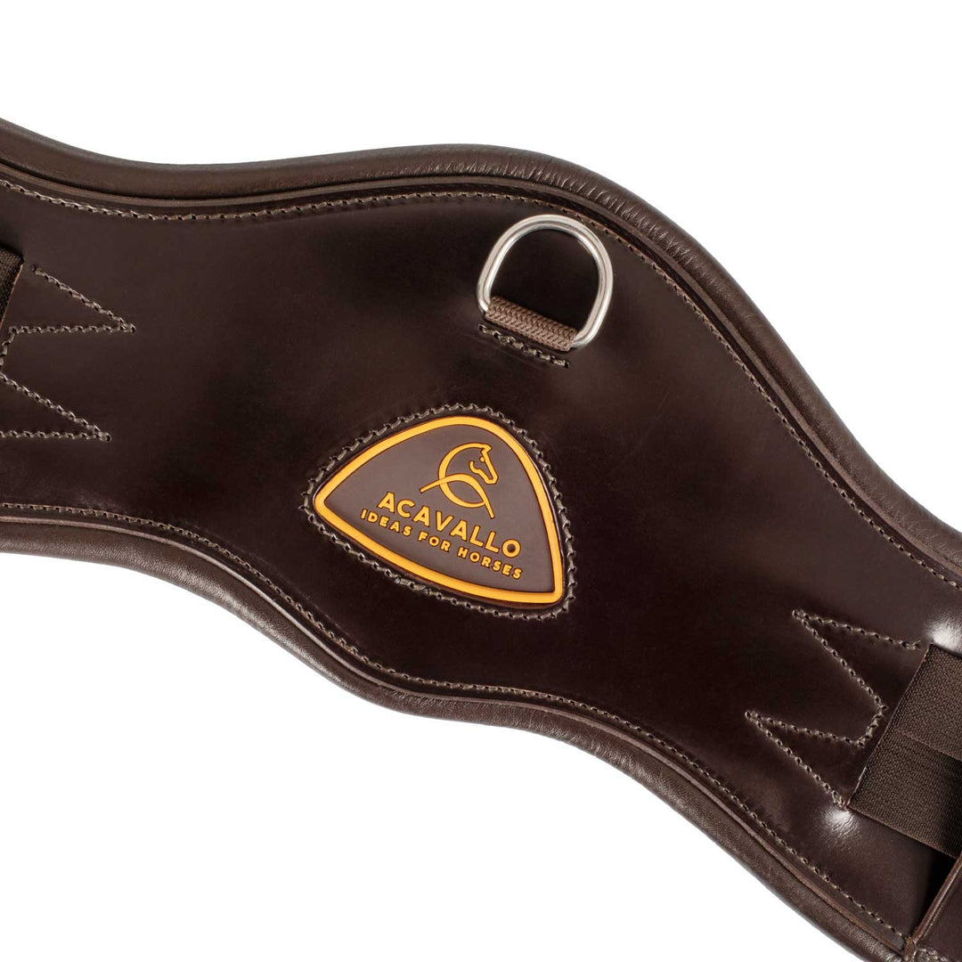 Anatomical dressage girth leather