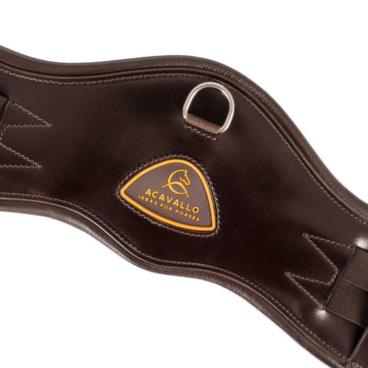 Anatomical dressage girth leather
