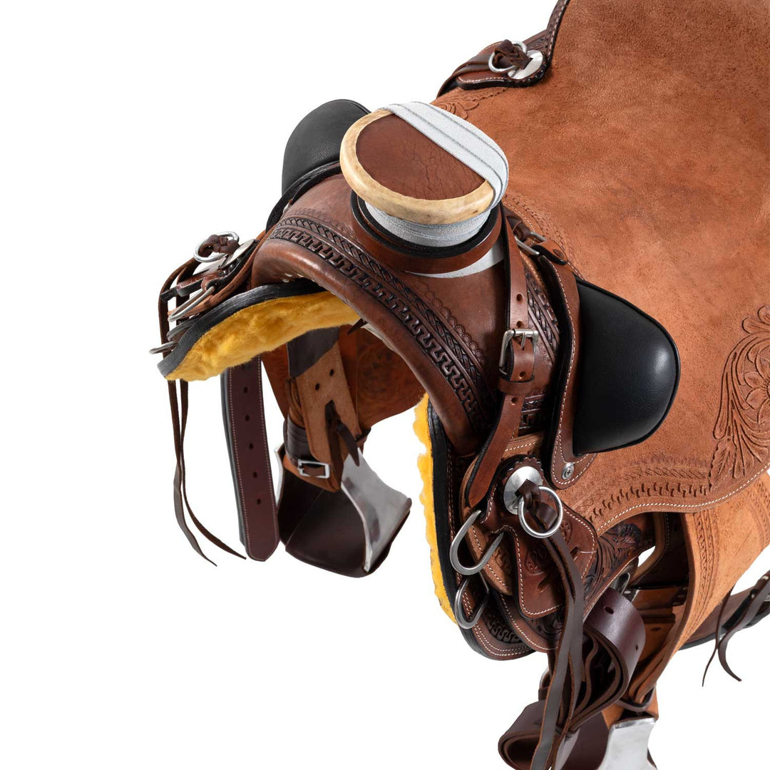 APACHE WADE WESTERN SADDLE WITH BACK GIRTH AND KNIFE GUARD